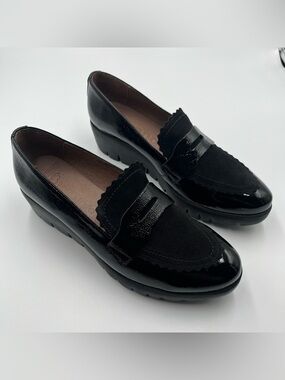 WONDERS Dress Wedge Loafer in Black Patent & Suede, Walking on a Cloud Sz 39
